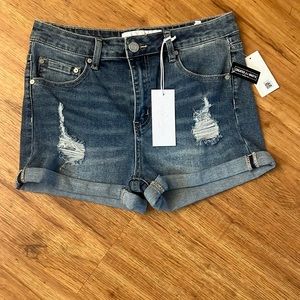 Indigo Rein NWT women’s high rise shorts